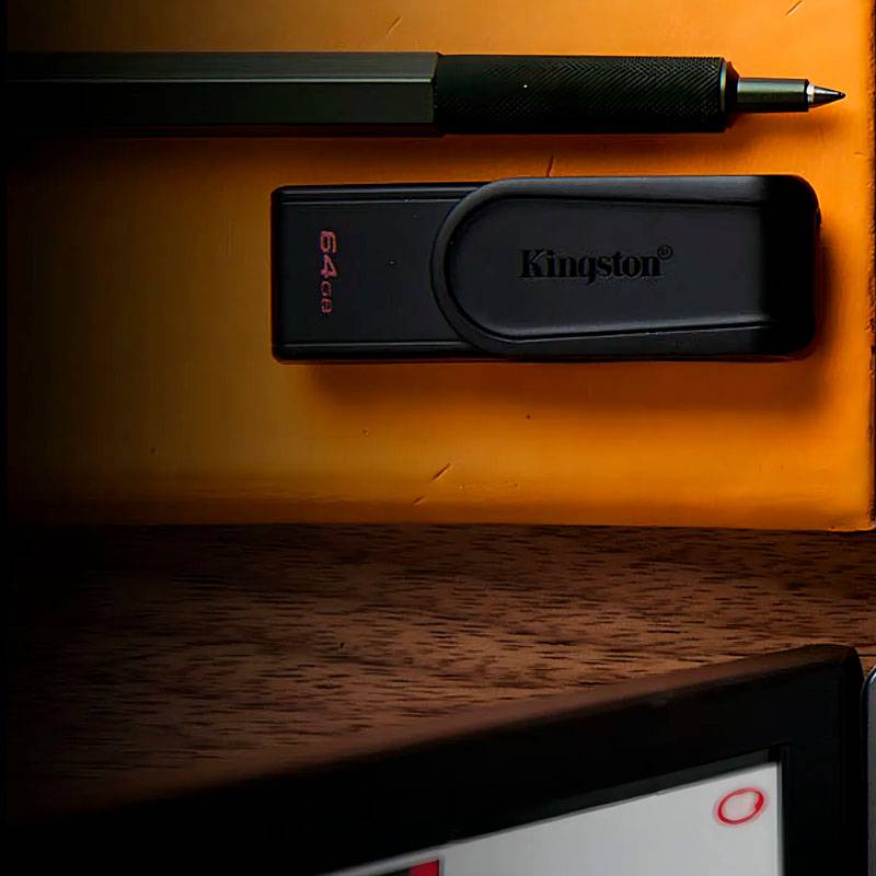 Pendrive Kingston Exodia S 256GB detalle lateral